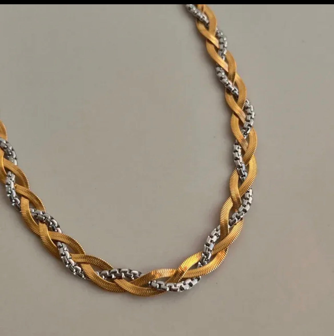 Selaras Necklace